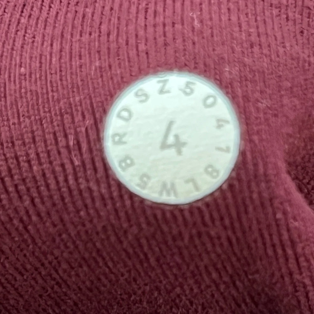 Lululemon Garnet toasty tech Burgundy Athletic Leggings with Zip Pockets - Picture 5 of 5